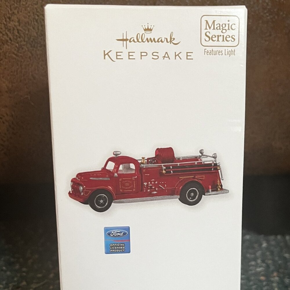 2010 Hallmark Ornament – 1951 Ford Fire Engine, Fire Brigade, NIB